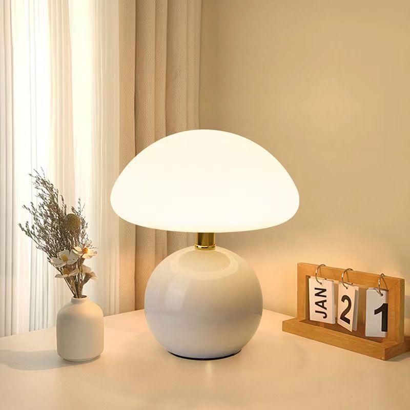 Junips | Ceramic Table Lamp with Soft Warm Lighting