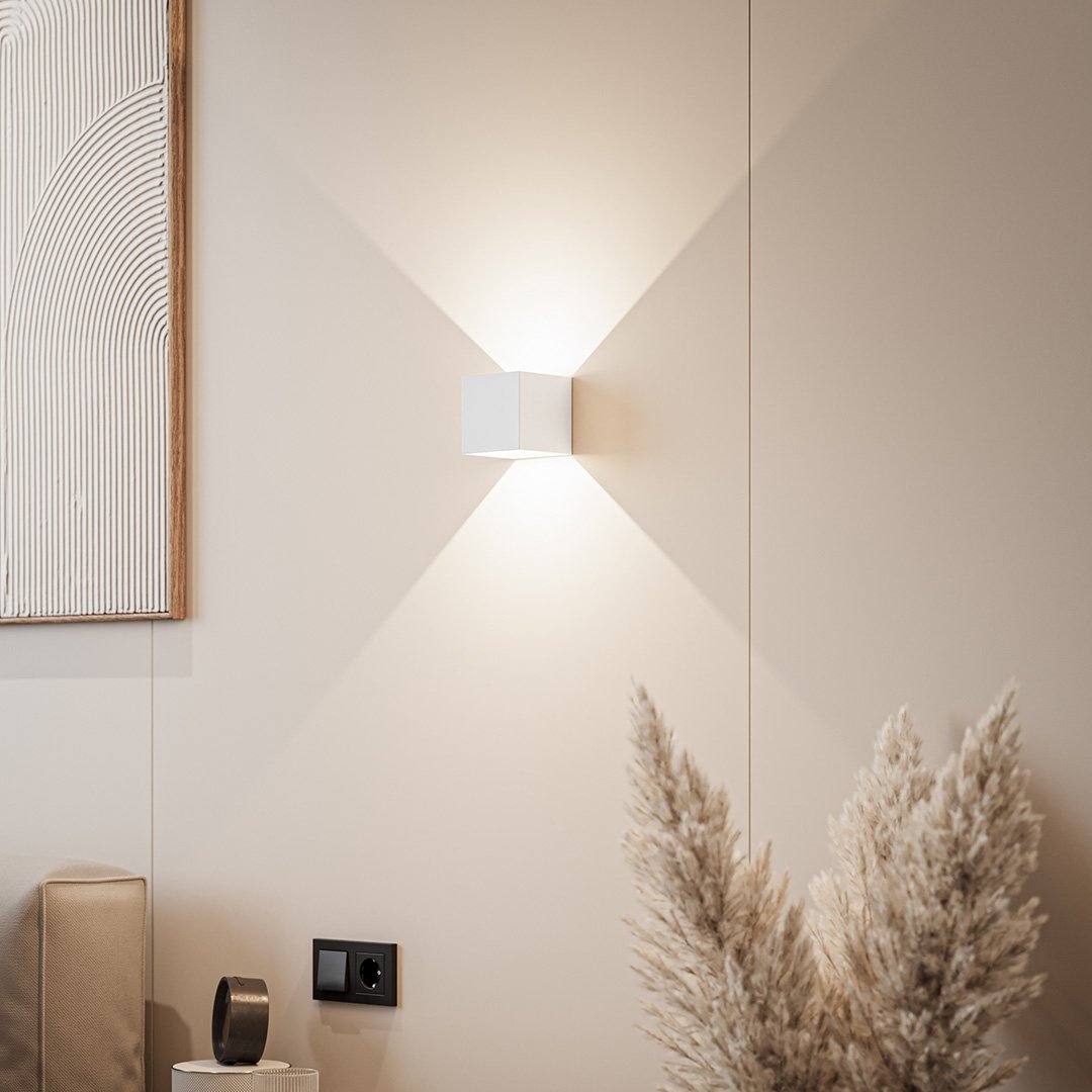 Junips | LumiGuard - LED wall lamp with warm light