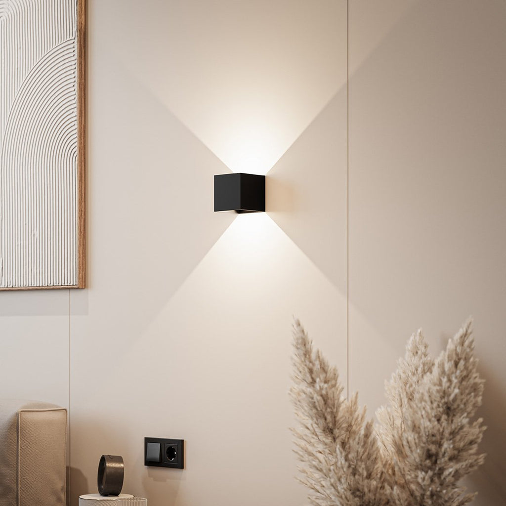 Junips | LumiGuard - LED wall lamp with warm light